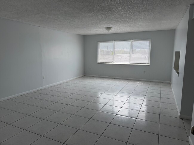 Photo - 7901 Johnson St Unidad 2