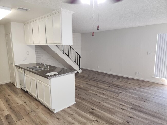 Photo - 431 W Santa Ana Ave Unit 3