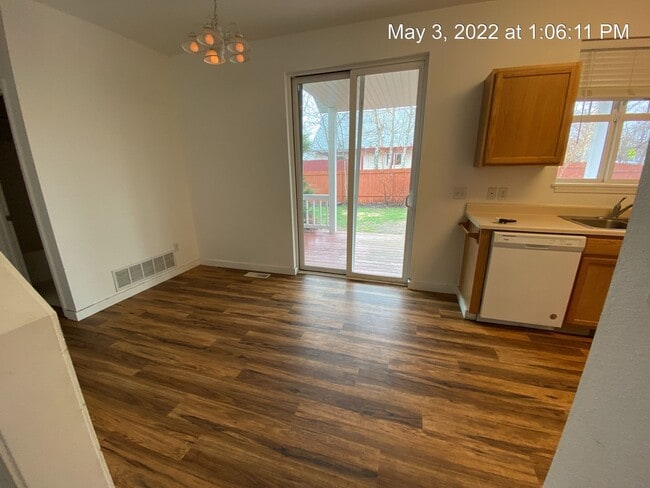 Photo - Beautiful Spacious House- Near Harvest Creek!