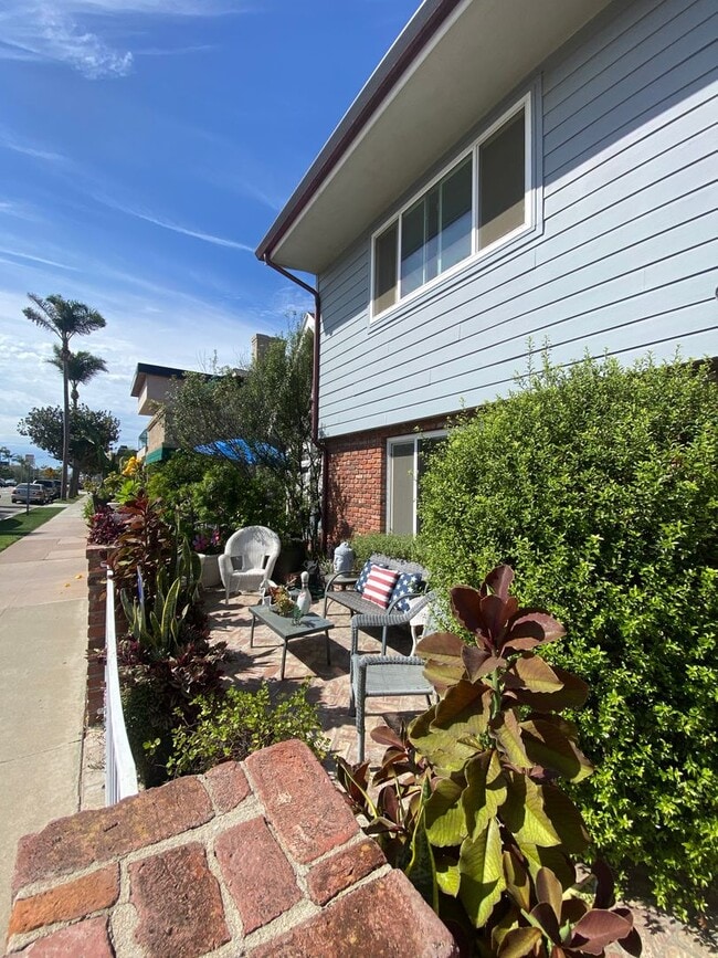 415 1/2 Ocean Avenue
