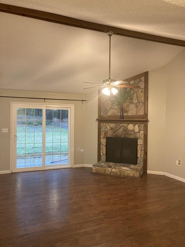 Photo - 285 Willow Ave