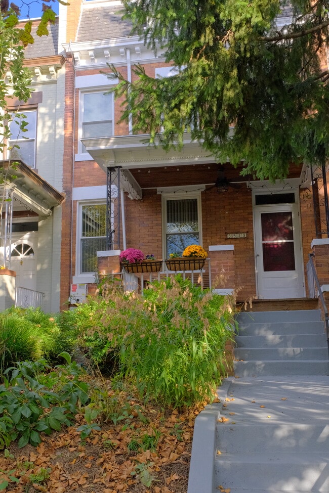 Building Photo - 3539 Holmead Pl NW