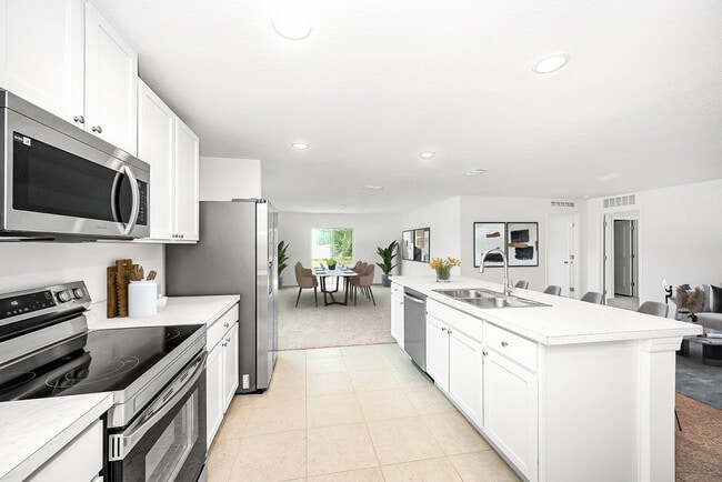 Photo - 979 Sanger St