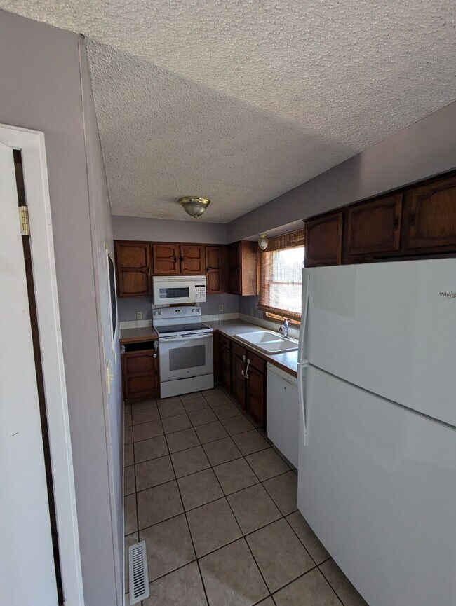 Photo - 1806 W 40th St