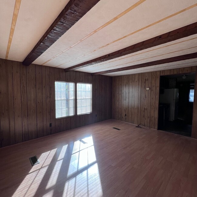 Photo - 282 Pete Martin Dr