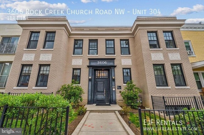 Building Photo - 3606 Rock Creek Church Rd NW Unit 304