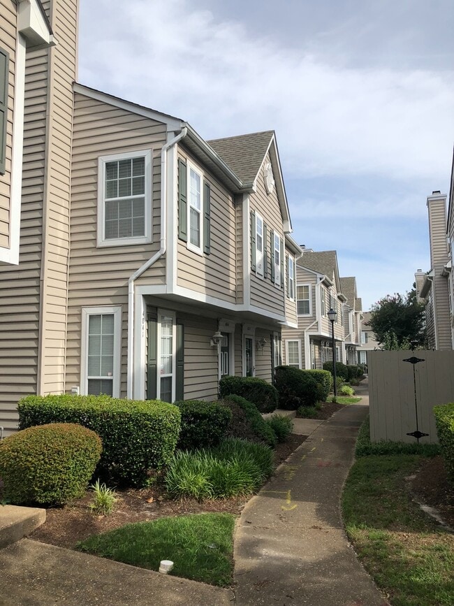Building Photo - 4841 Strand Dr