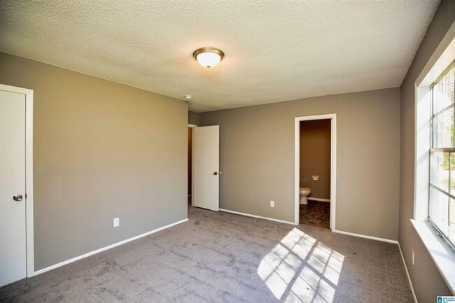 Photo - 3 Bedroom 1.5 Bath Home in Adamsville Area