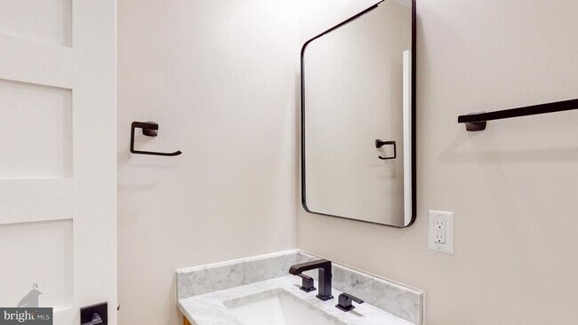 3001 11th St NW Unit 1