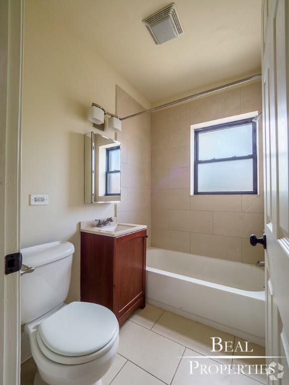 Building Photo - 1 bedroom in CHICAGO IL 60640 Unit 203 Rental