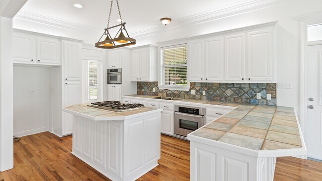 Photo - 4161 Emily Dr