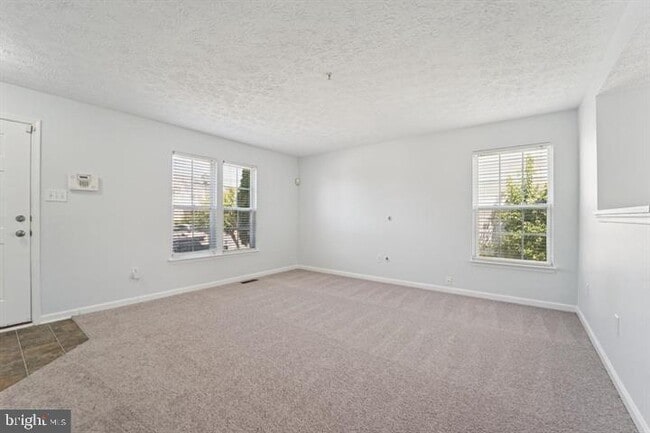 Building Photo - 11 Gemstone Ct