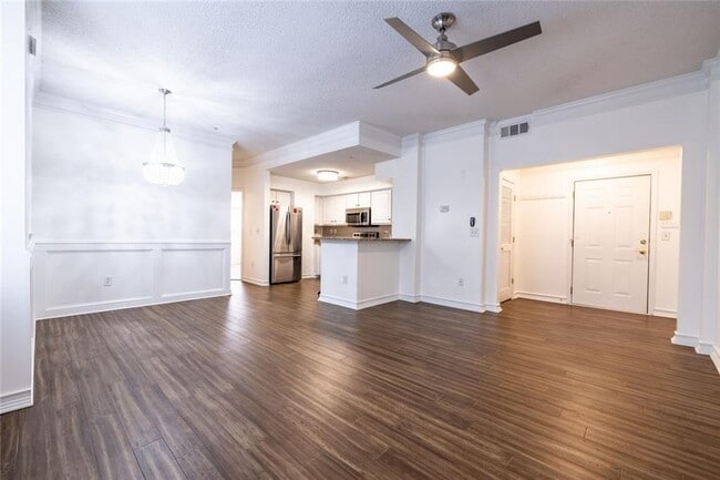 Photo - 800 Peachtree St NE Unidad 301