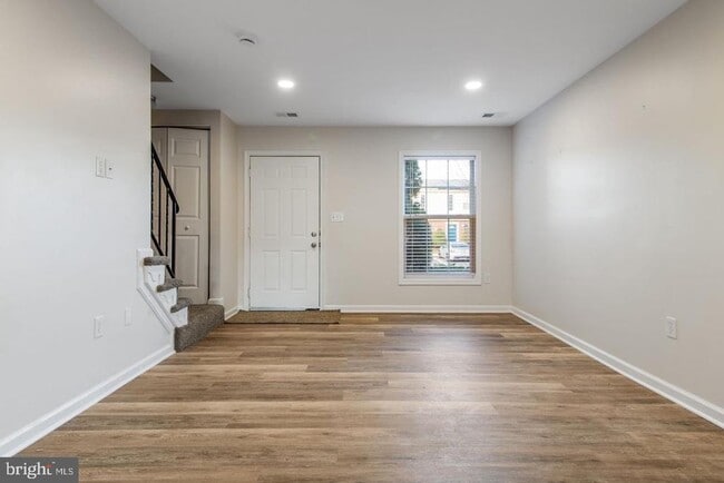 Photo - 494 Arwell Ct