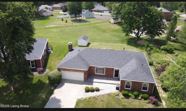 Photo - 308 Hawick Pl