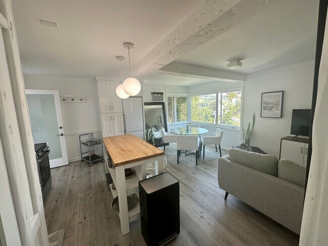 Photo - 8252 Mannix Dr