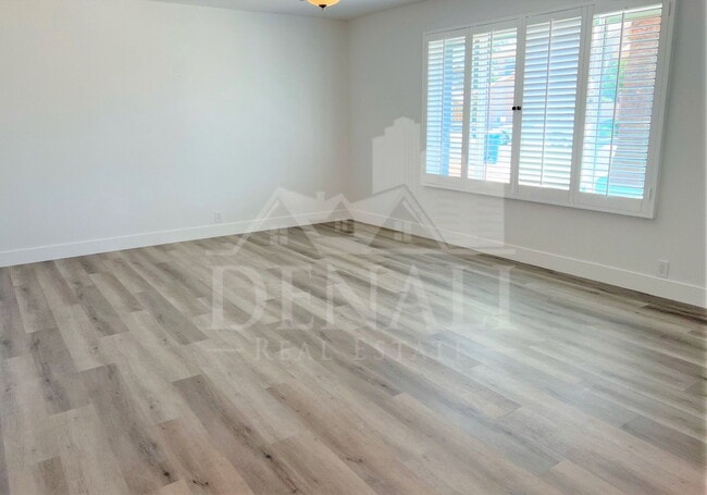 Photo - 618 W McNair St