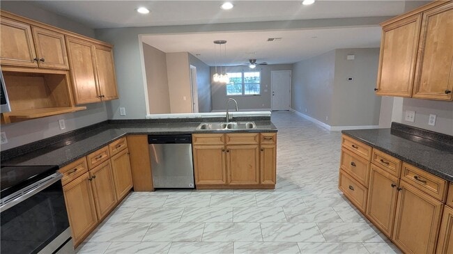 Photo - 795 Rolling Hill Dr