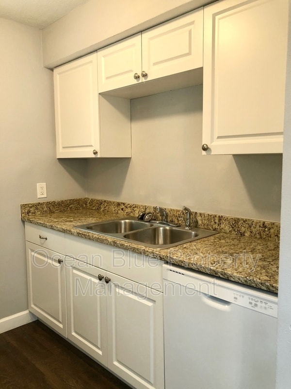 Photo - 4710 1/2 4th Ave S