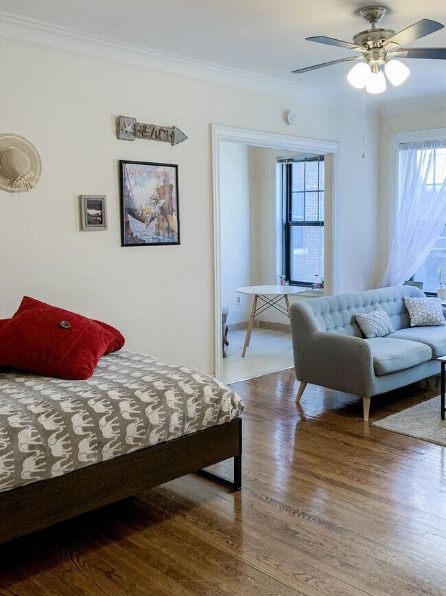 Photo - 627 W Melrose St Unit 2