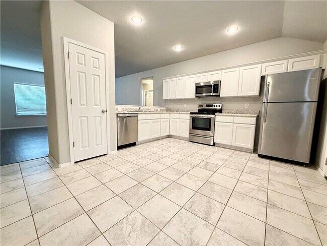 Photo - 868 NW Evans Cir