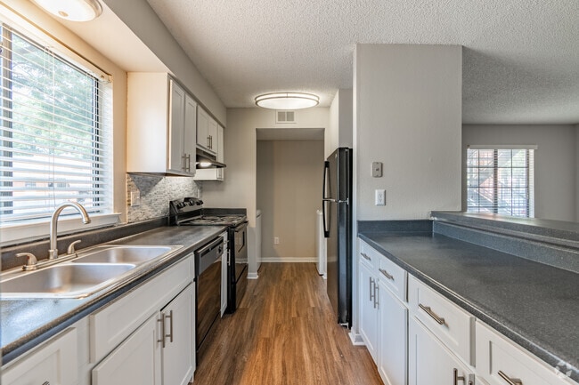Shelby 1BR, 1BA - 780SF