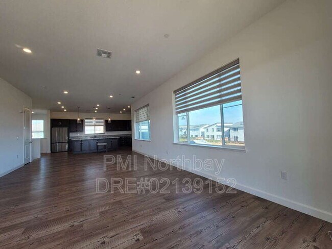 2466 Shore Vis