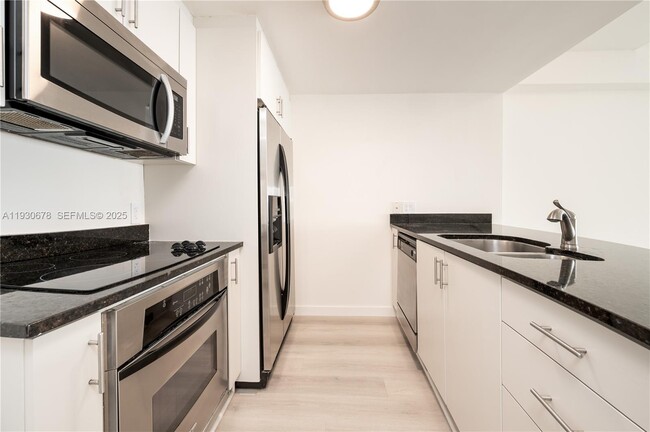 Photo - 1712 SW 2nd Ave Unit 809