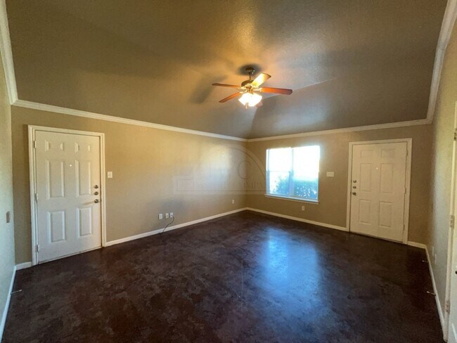 Photo - 104 W FM 2410 Rd