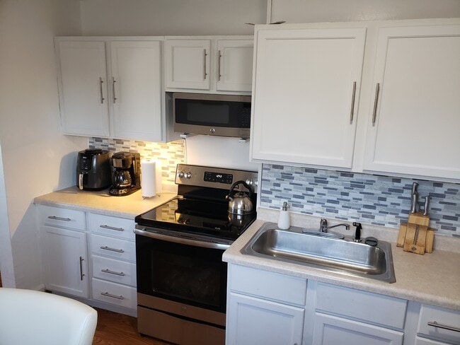 Photo - 25 22nd St SE