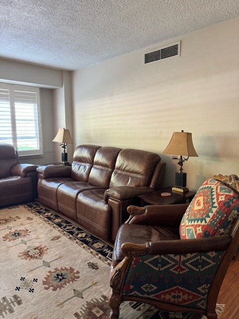 Photo - 333 W Meyer Blvd Unit 112