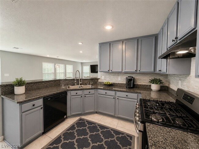 Photo - 125 Copper Pine Ave