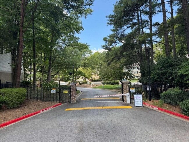 Photo - 5005 Wingate Way