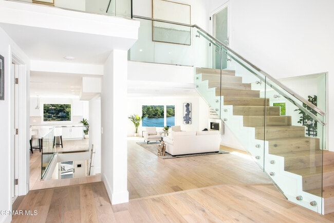 Photo - 290 Lake Sherwood Dr