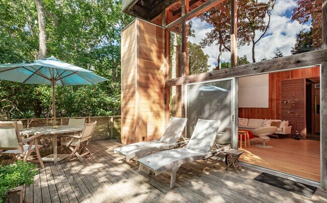 Photo - 129 Windward