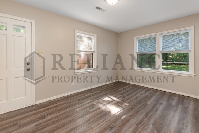 Photo - 1303 W 33rd St S