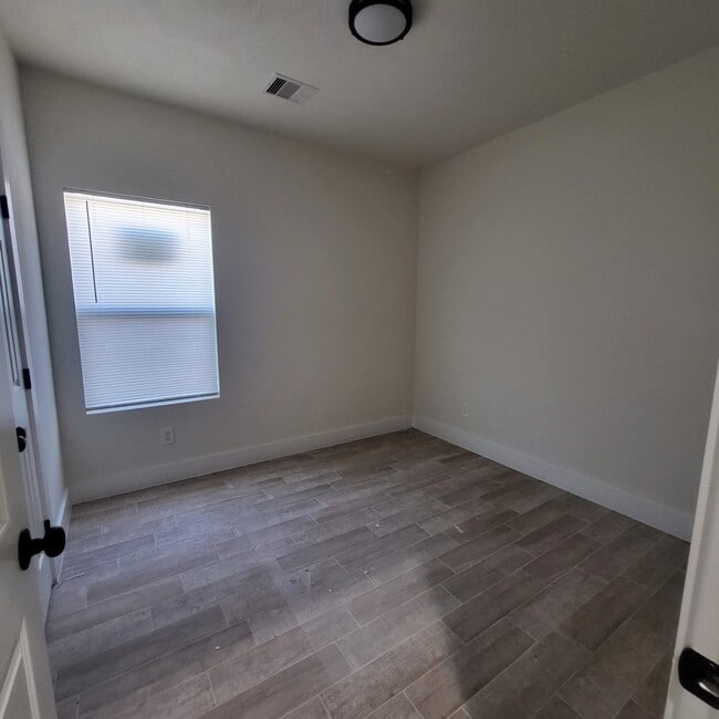 Photo - 5608 Tommye St