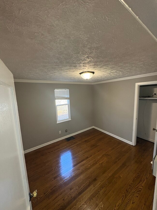 Photo - 1230 E 54th St