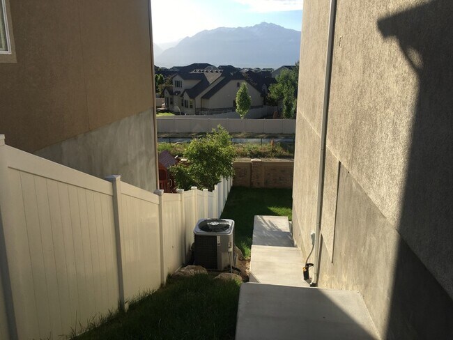 Photo - 11051 Hampton Way