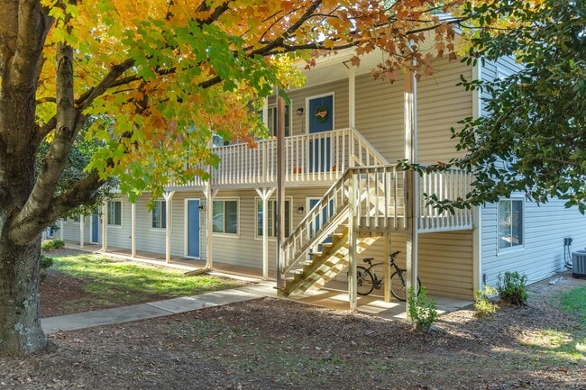 Photo - Oakwood Apartments