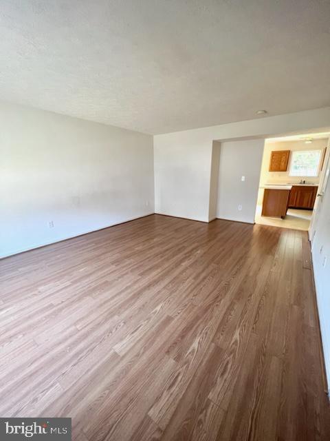 Photo - 9906 Warwick Pl