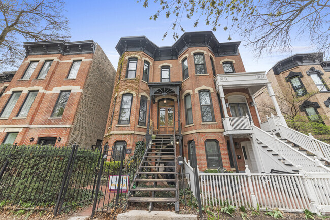 Building Photo - 2050 N Bissell St Rental