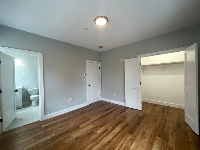 Photo - 199 Boylston St Unidad -