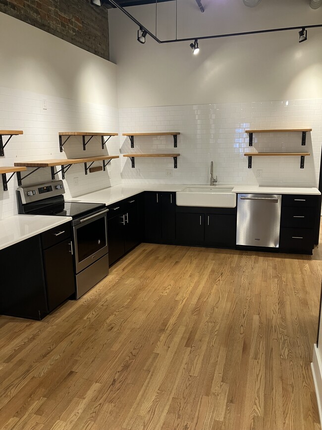 430 E Locust St Unidad 430 East Locust #4