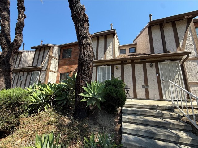 Building Photo - 1004 S Mountain Ave