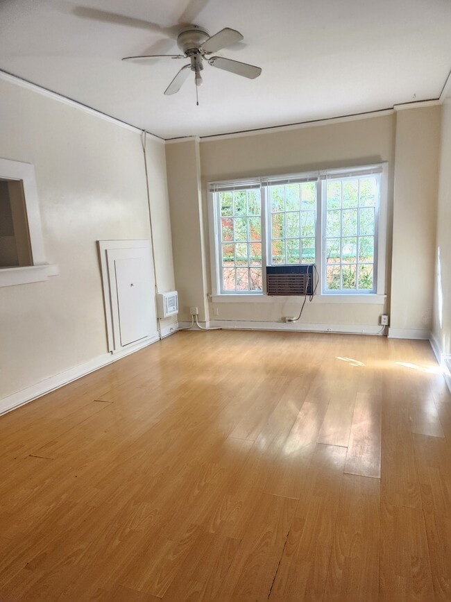 Building Photo - 1825 Ivar Ave Unit 102