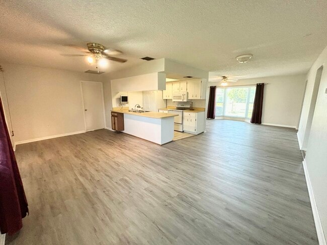 Photo - 4107 Santiago St