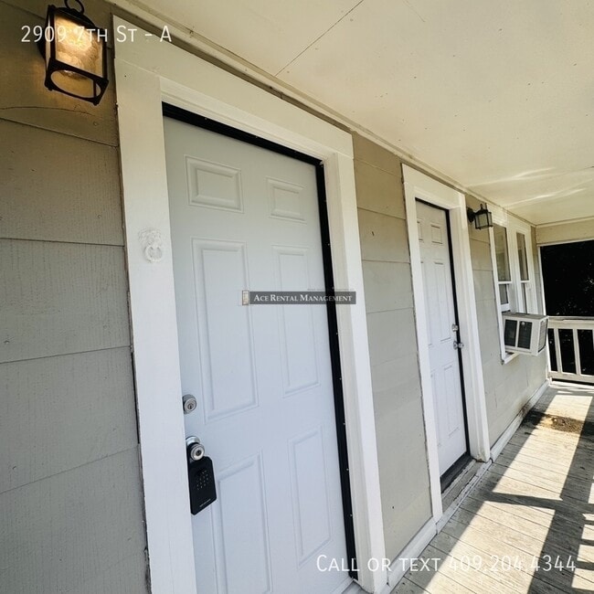 Building Photo - 2909 7th St Unit A