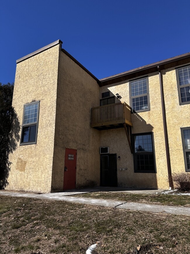 Building Photo - 252 Harris St Unit B2