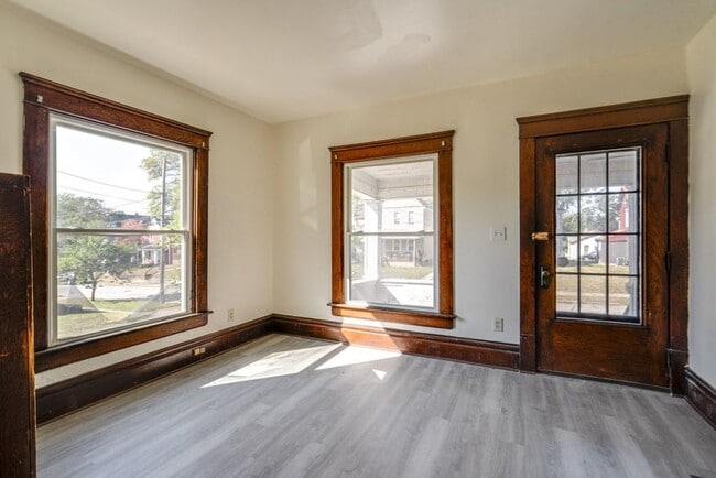 Photo - 485 Allyn St Unidad #1 $500 PER ROOM